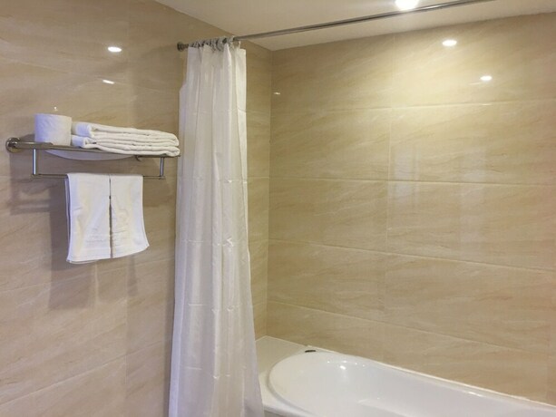 Imagen de la habitación del Hotel Azumaya Linh Lang. Foto 20