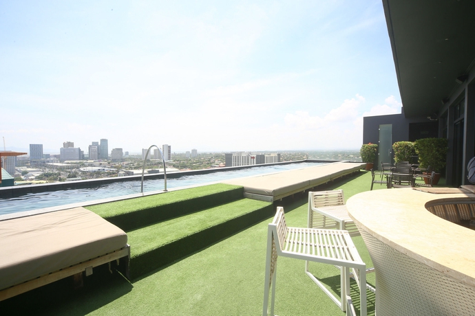 Imagen de la piscina del Hotel Azumi Boutique. Foto 15