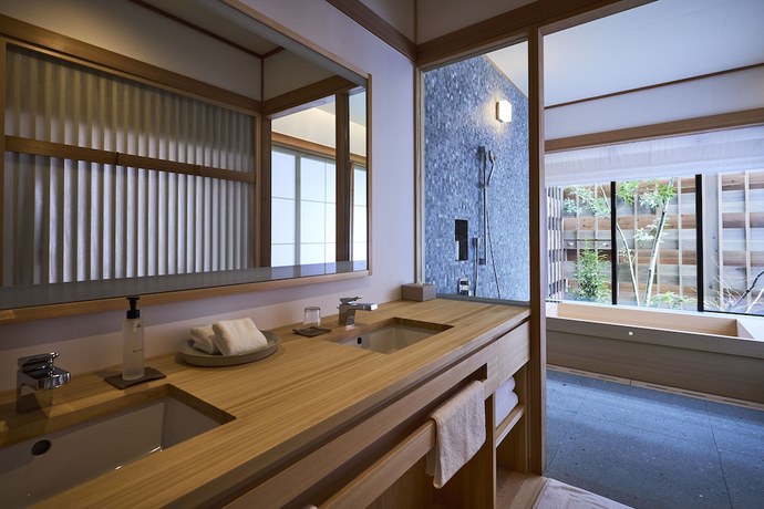 Imagen de la habitación del Hotel Azumi Setoda. Foto 11