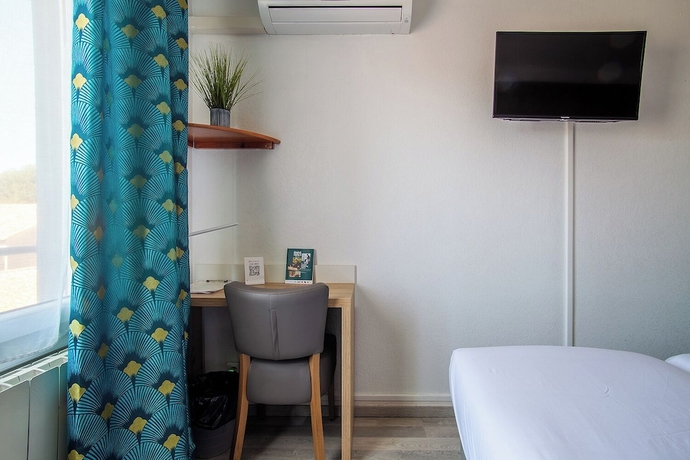 Imagen de la habitación del Hotel Azur, Balaruc Les Bains. Foto 2