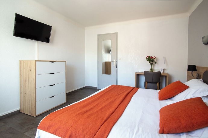 Imagen de la habitación del Hotel Azur, Balaruc Les Bains. Foto 4
