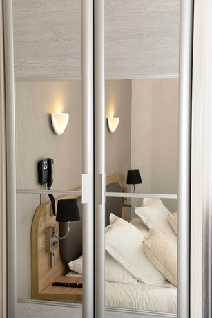 Imagen de la habitación del Hotel Azur, Balaruc Les Bains. Foto 6