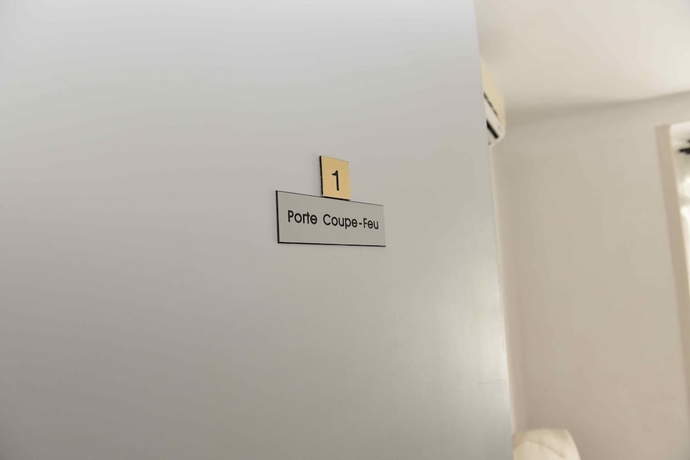 Imagen de la habitación del Hotel Azur, Balaruc Les Bains. Foto 7