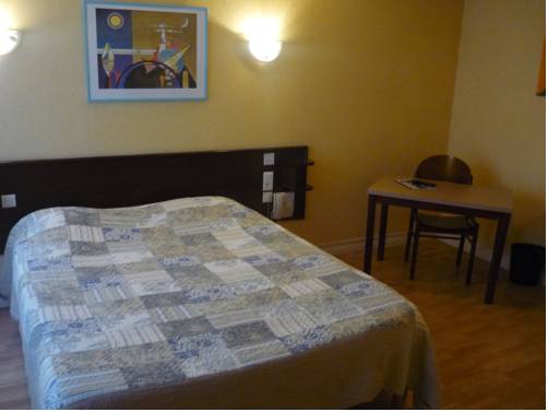 Imagen de la habitación del Hotel Azur, EPINAL. Foto 5