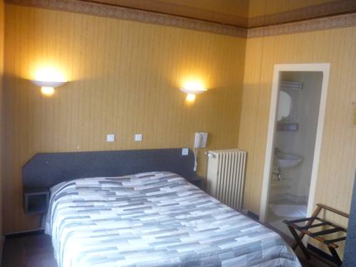 Imagen de la habitación del Hotel Azur, EPINAL. Foto 10