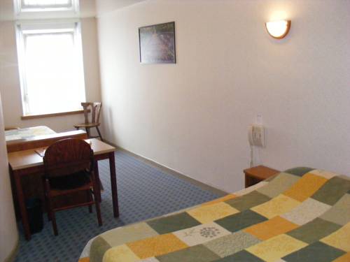 Imagen de la habitación del Hotel Azur, EPINAL. Foto 11