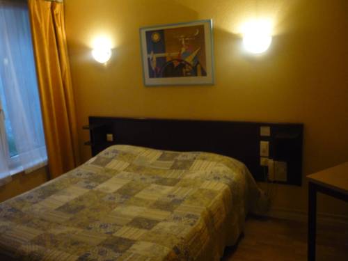 Imagen de la habitación del Hotel Azur, EPINAL. Foto 16