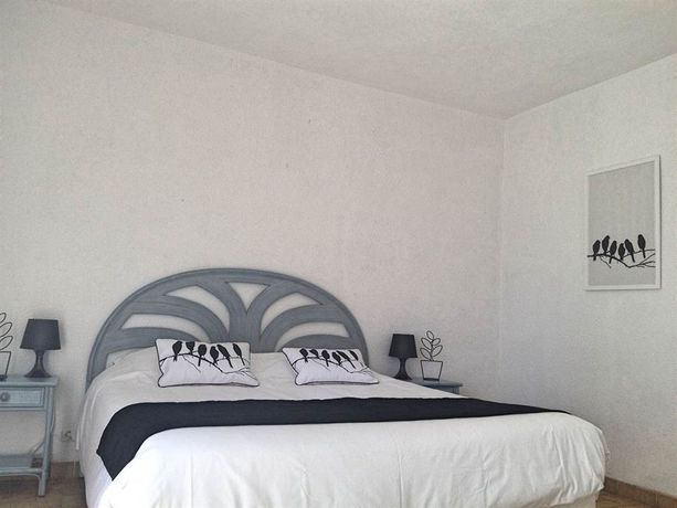 Imagen de la habitación del Hotel Azur, LE LAVANDOU. Foto 6