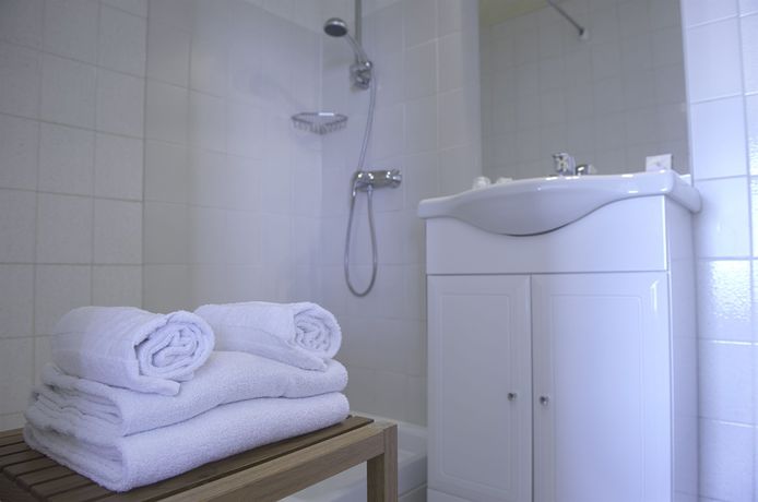 Imagen de los interiores del Hotel Azur, LE LAVANDOU. Foto 16