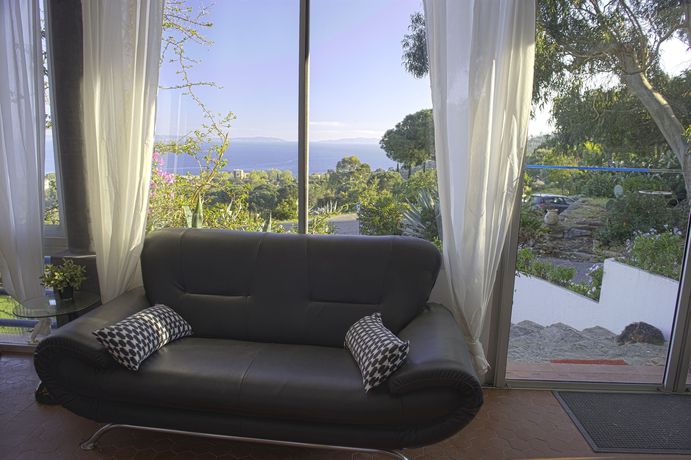 Imagen de la habitación del Hotel Azur, LE LAVANDOU. Foto 10