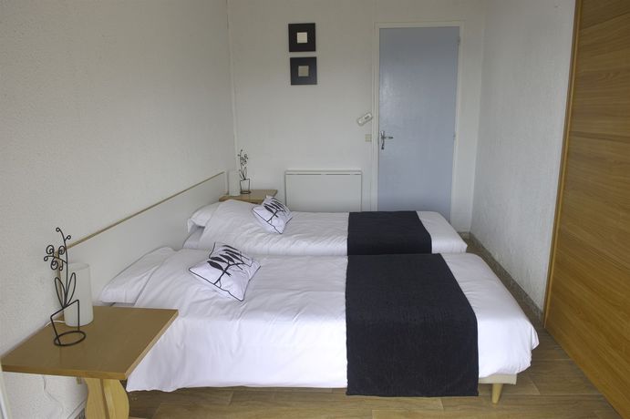 Imagen de la habitación del Hotel Azur, LE LAVANDOU. Foto 12