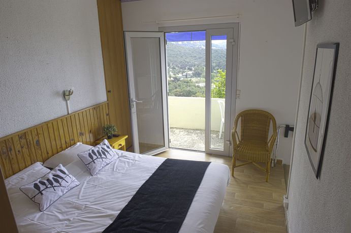 Imagen de la habitación del Hotel Azur, LE LAVANDOU. Foto 13