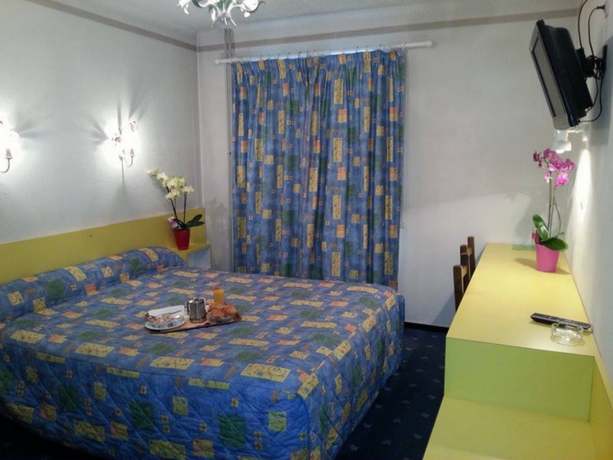 Imagen de la habitación del Hotel Azur, La Freissinouse. Foto 17