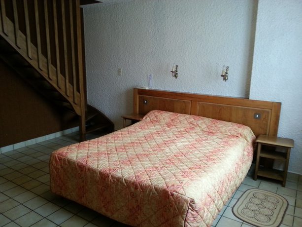 Imagen de la habitación del Hotel Azur, Les Écoles. Foto 6