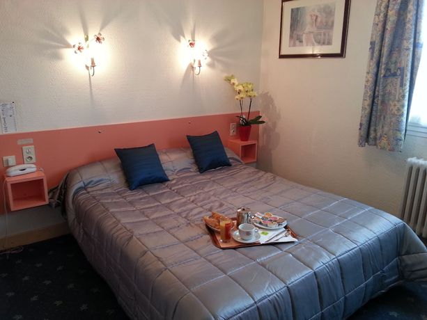 Imagen de la habitación del Hotel Azur, Les Écoles. Foto 9