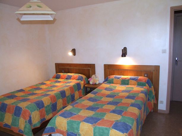 Imagen de la habitación del Hotel Azur, Les Écoles. Foto 11