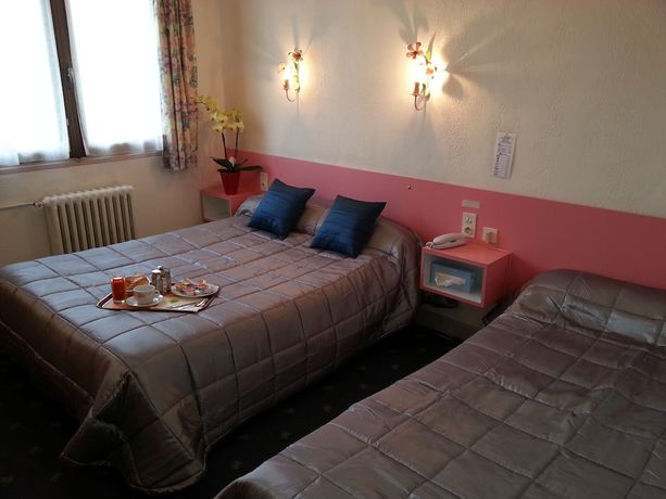 Imagen de la habitación del Hotel Azur, Les Écoles. Foto 16