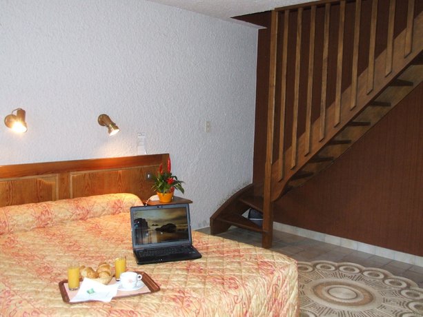 Imagen de la habitación del Hotel Azur, Les Écoles. Foto 20