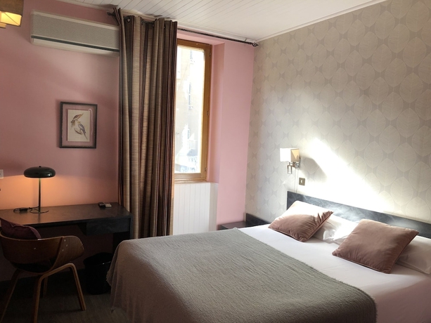 Imagen de la habitación del Hotel Azur, Marsella. Foto 4