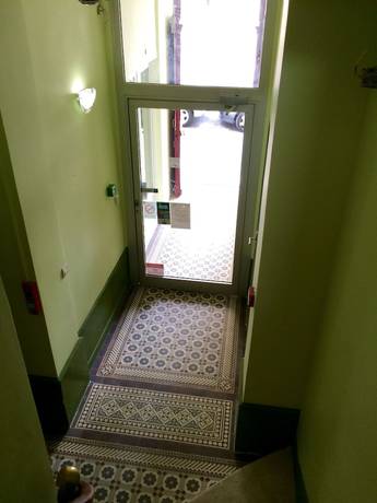 Imagen de los interiores del Hotel Azur Montmartre. Foto 11