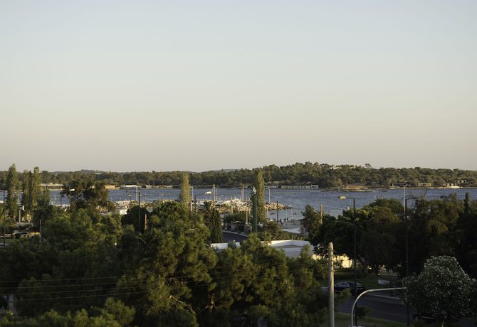 Imagen de la habitación del Hotel Azur Suites. Foto 10