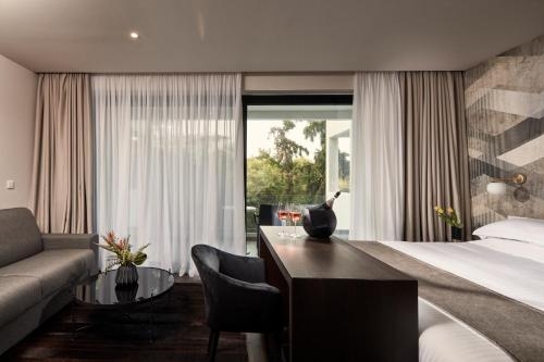 Imagen de la habitación del Hotel Azur, Vari. Foto 8