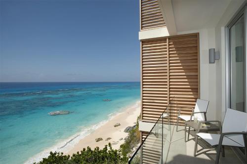 Imagen de la habitación del Hotel Azura Bermuda. Foto 16