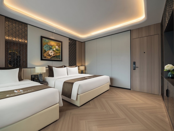 Imagen de la habitación del Hotel Azura Cruise. Foto 3