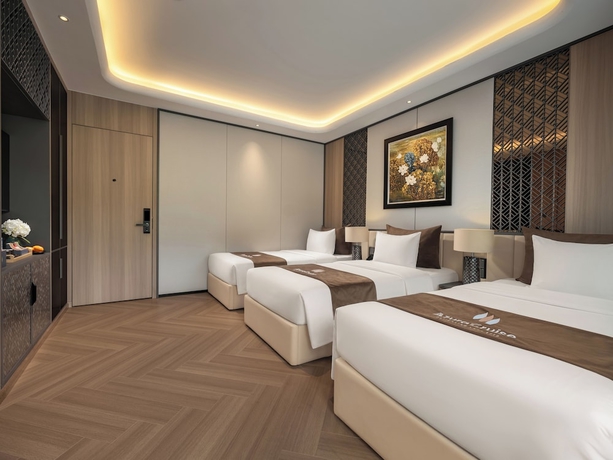 Imagen de la habitación del Hotel Azura Cruise. Foto 6