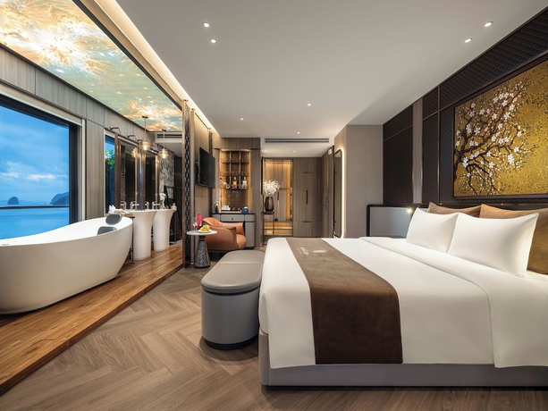 Imagen de la habitación del Hotel Azura Cruise. Foto 12