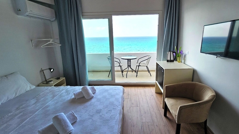 Imagen de la habitación del Hotel Azure Bay, Kyrenia. Foto 4