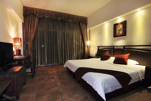 Imagen general del Hotel Azure Bay Resort. Foto 1