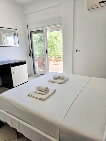 Imagen de la habitación del Hotel Azure Dhermi. Foto 4