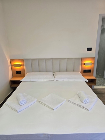 Imagen de la habitación del Hotel Azure Dhermi. Foto 12