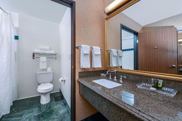 Imagen de la habitación del Hotel Azure Hotel & Suites, Trademark Collection by Wyndham. Foto 9