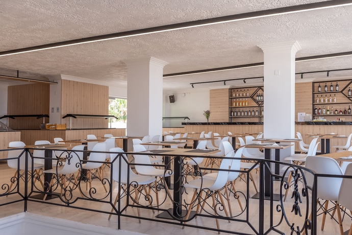 Imagen del bar/restaurante del Hotel Azure Mare, Hersonissos. Foto 2