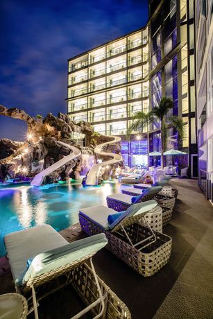 Imagen de la piscina del Hotel Azure Pattaya. Foto 19