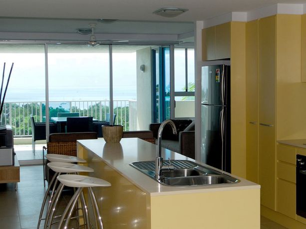 Imagen de los interiores del Hotel Azure Sea Whitsunday Resort. Foto 9