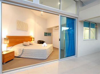 Imagen de los interiores del Hotel Azure Sea Whitsunday Resort. Foto 10