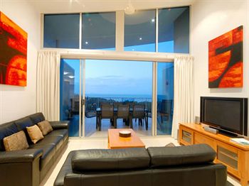 Imagen de los interiores del Hotel Azure Sea Whitsunday Resort. Foto 12