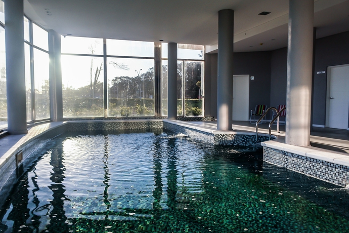 Imagen de la piscina del Hotel Azure Towers. Foto 17