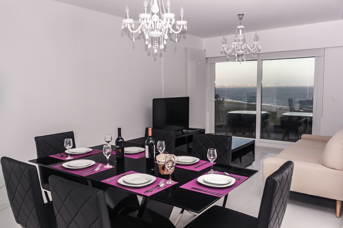 Imagen de los interiores del Hotel Azure Towers. Foto 14