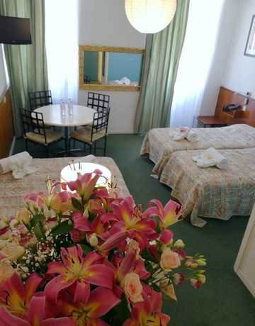 Imagen de la habitación del Hotel Azurene Royal. Foto 2