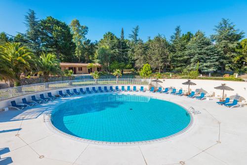 Imagen de la piscina del Hotel Azureva Argeles. Foto 7