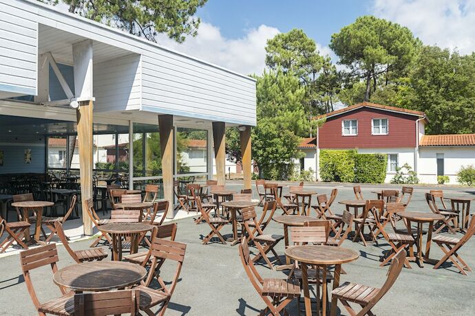 Imagen de los exteriores del Hotel Azureva Longeville-sur-mer. Foto 21