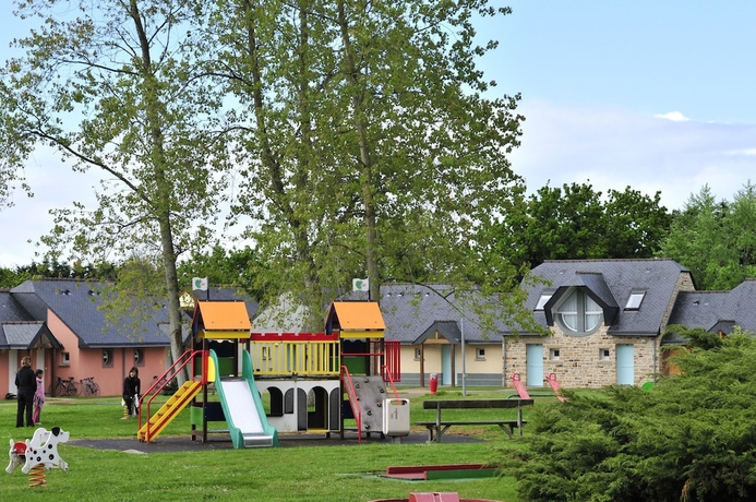 Imagen de los exteriores del Hotel Azureva Tregunc. Foto 11