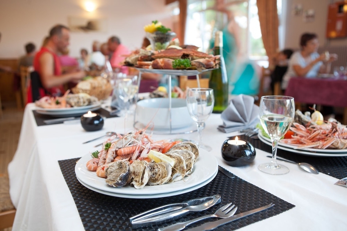 Imagen del bar/restaurante del Hotel Azureva Tregunc. Foto 4