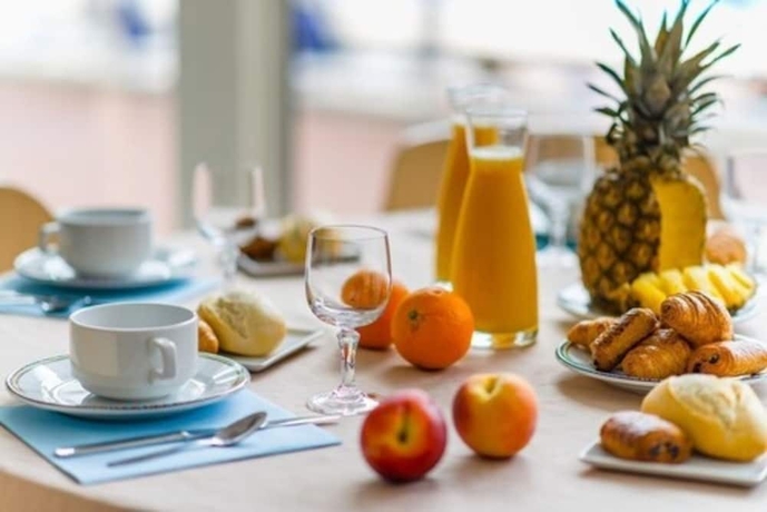 Imagen del bar/restaurante del Hotel Azureva Tregunc. Foto 5