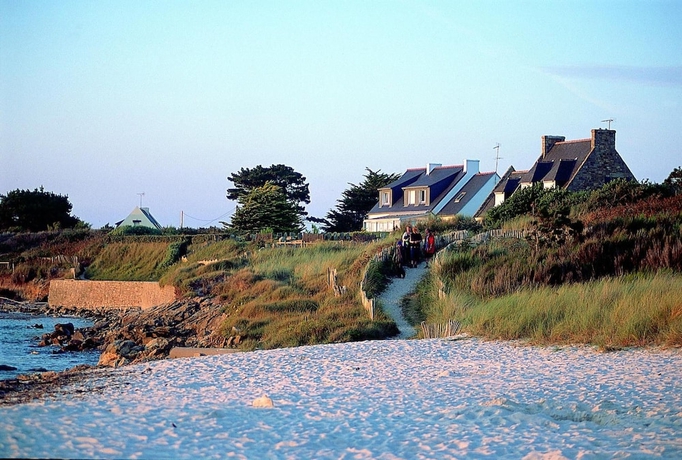 Imagen de los exteriores del Hotel Azureva Tregunc. Foto 13