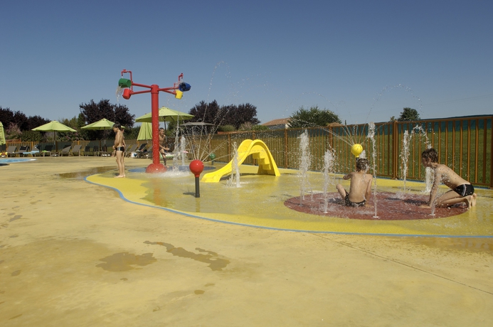 Imagen de los exteriores del Hotel Azureva Vend&eacute;e Oc&eacute;an. Foto 8